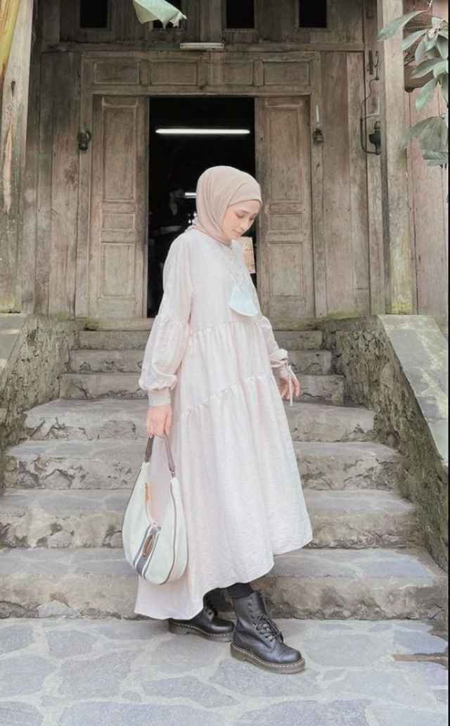 Elegant Ruffle Dress for Simple Gamis Style Elegant Ruffle Dress for Simple Gamis Style