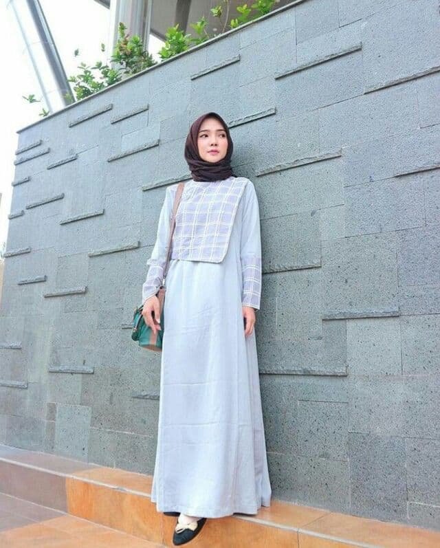 Gamis Kimono Kesederhanaan dengan Sentuhan Modern / Model Baju Gamis Modern Terbaru Gamis Kimono Kesederhanaan dengan Sentuhan Modern / Model Baju Gamis Modern Terbaru