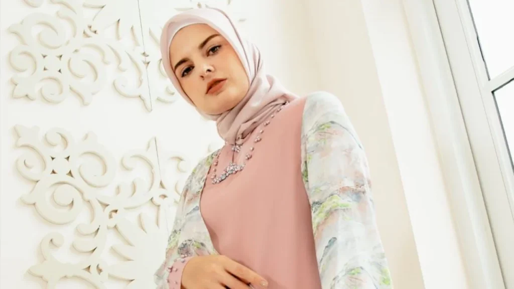 Tren Baju Muslim 2024: Harmoni Warna Pastel yang Bikin Adem