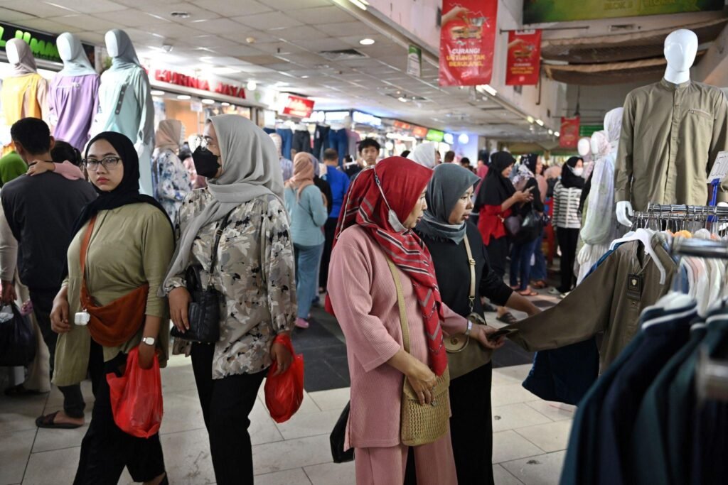 Situasi Pasar Saat Lebaran Situasi Pasar Saat Lebaran